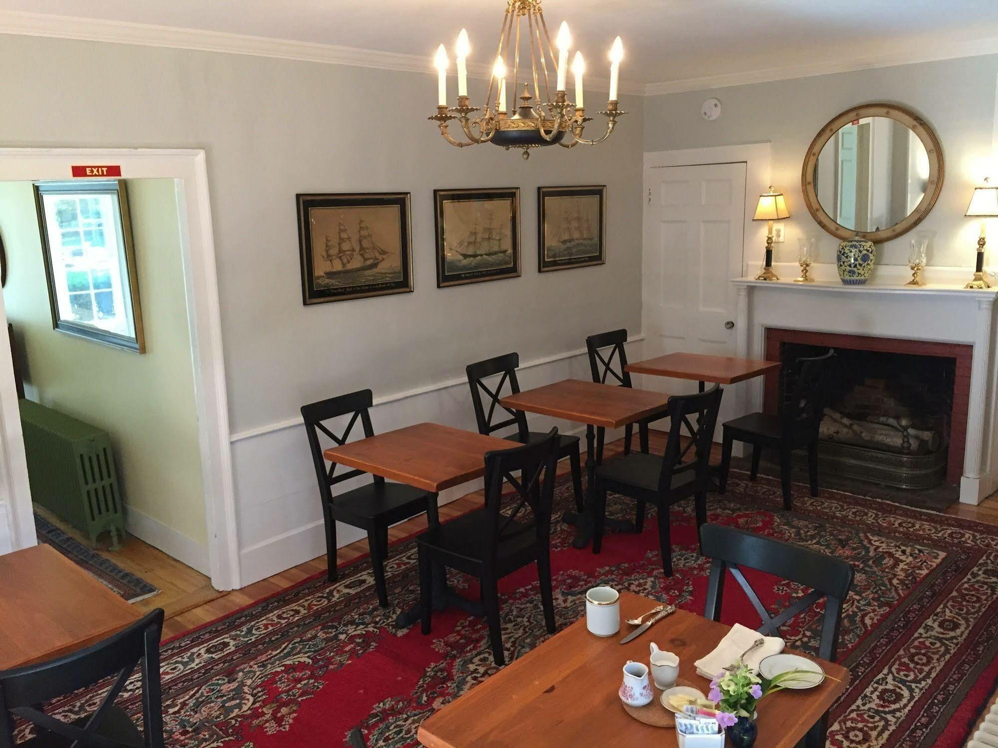 Yarmouth Port Village Inn מראה חיצוני תמונה